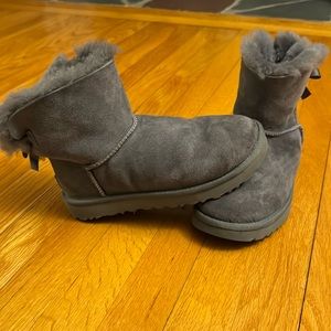 UGG Classic Mini Bailey Bow - Women’s Size 5 - GUC